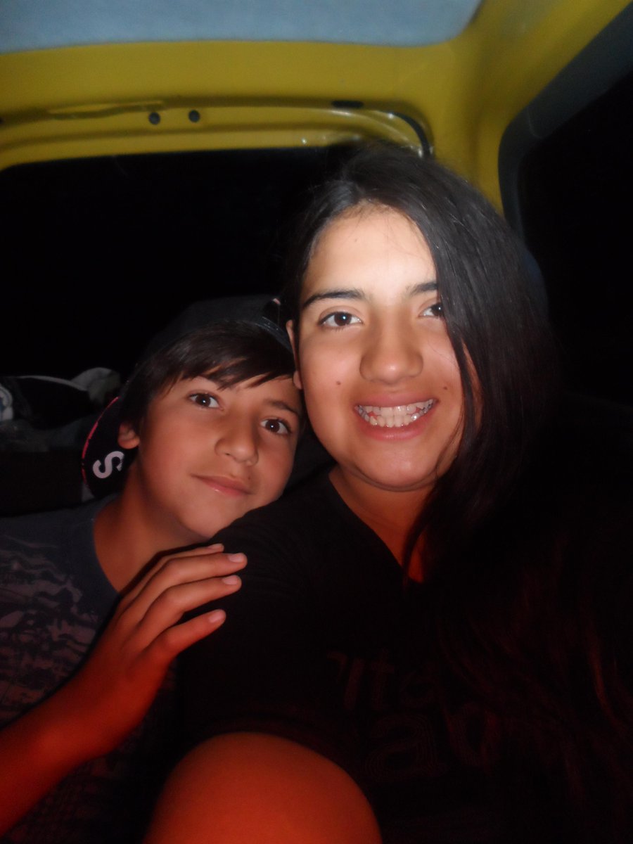 ErwinYMariHerm1's tweet photo. Juntos <3 http://t.co/B6bh2Q0Al6