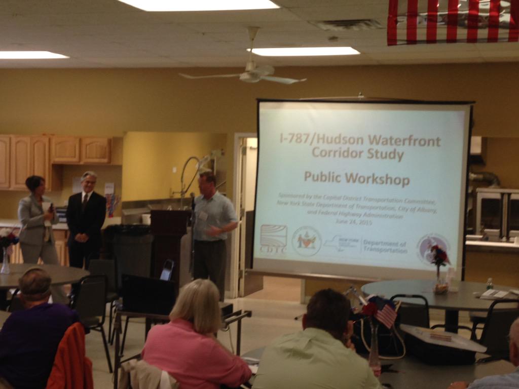 justSmitty77's tweet photo. @Manningvliet addressing the attendees of the 787/Hudson Waterfront Corridor Public Workshop at the Sr. Center http://t.co/iiQ8RSZfAt