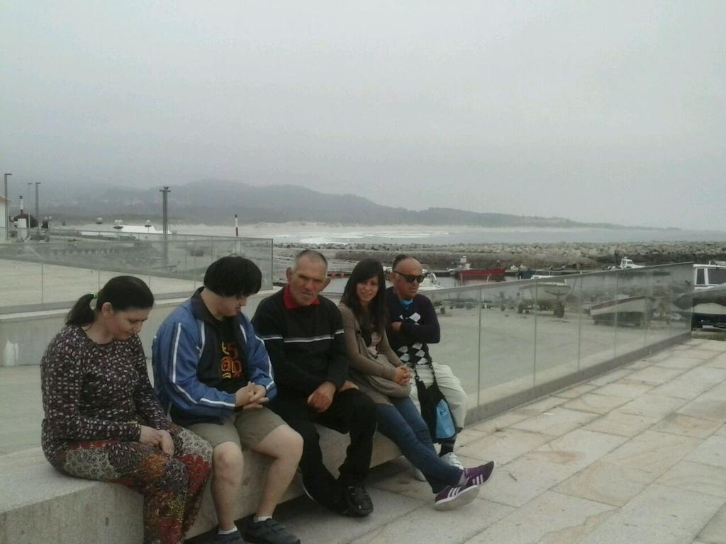 sanxerome's tweet photo. Un grupo do Servizo de adultos do S.Xerome, esta mañán en Vila praia de Ancora (Portugal). http://t.co/DCxuwJ2JVI