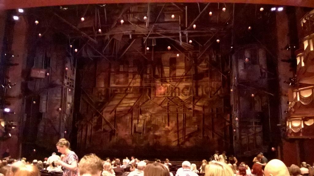 PaulDennant's tweet photo. Waiting for show to start @BOVTS @teamdennant http://t.co/YAFx8FpsSo
