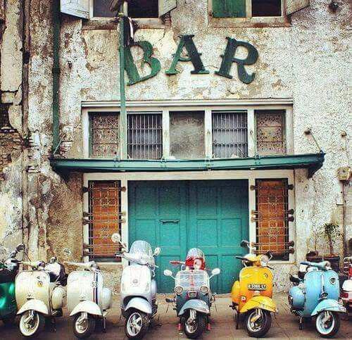 Vespa Bar

#itvespa #vespa