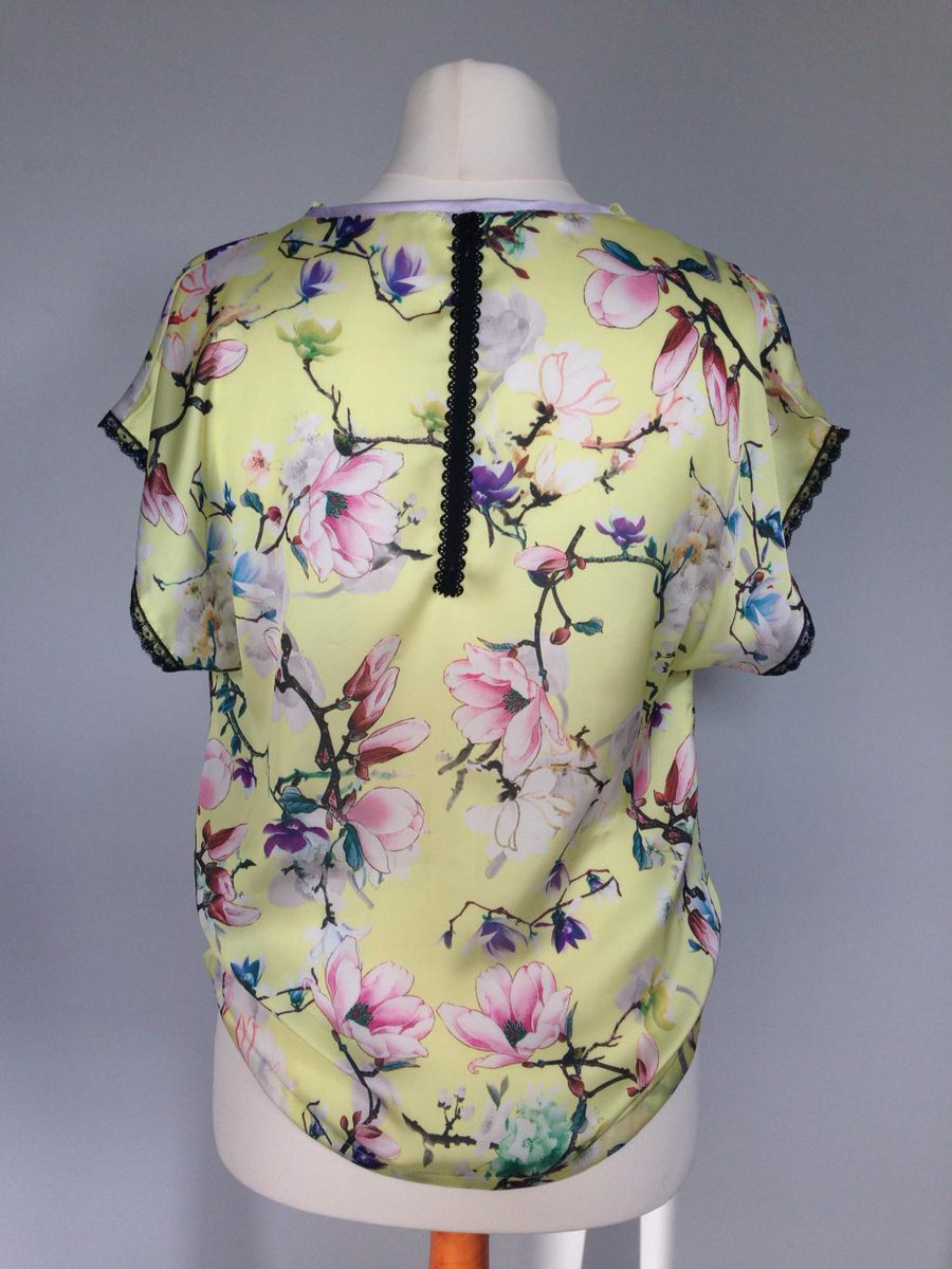 Delph1nium's tweet photo. Ted Baker fabric yellow and black top http://t.co/2D4fYXPG9S http://t.co/TLS5clY0uZ