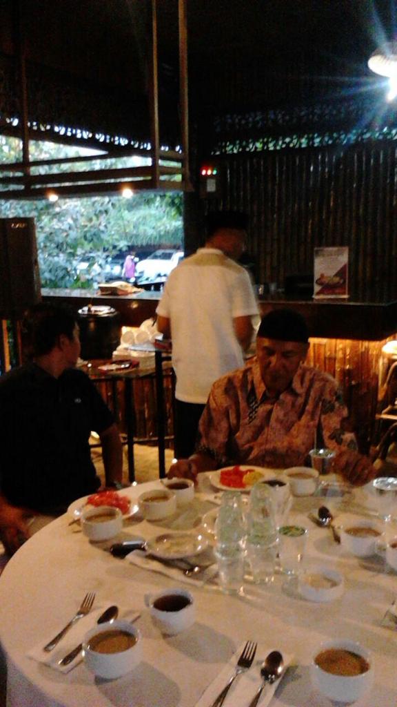feraldi45's tweet photo. sahur youk...... http://t.co/XNK3mjYP0T