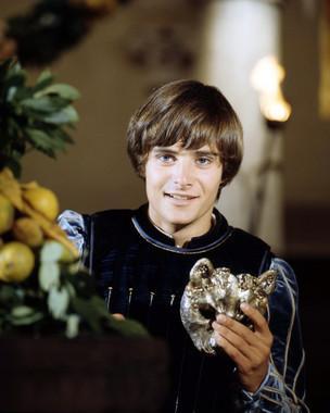 Happy 65th Birthday 2 actor Leonard Whiting! Teen girls went wild 4 him in 1968\s Romeo & Juliet w. Olivia Hussey! 