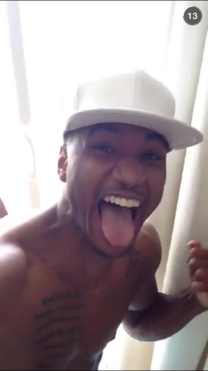 Trigga_World's tweet photo. @TreySongz Snap's http://t.co/6TJHYAytM9