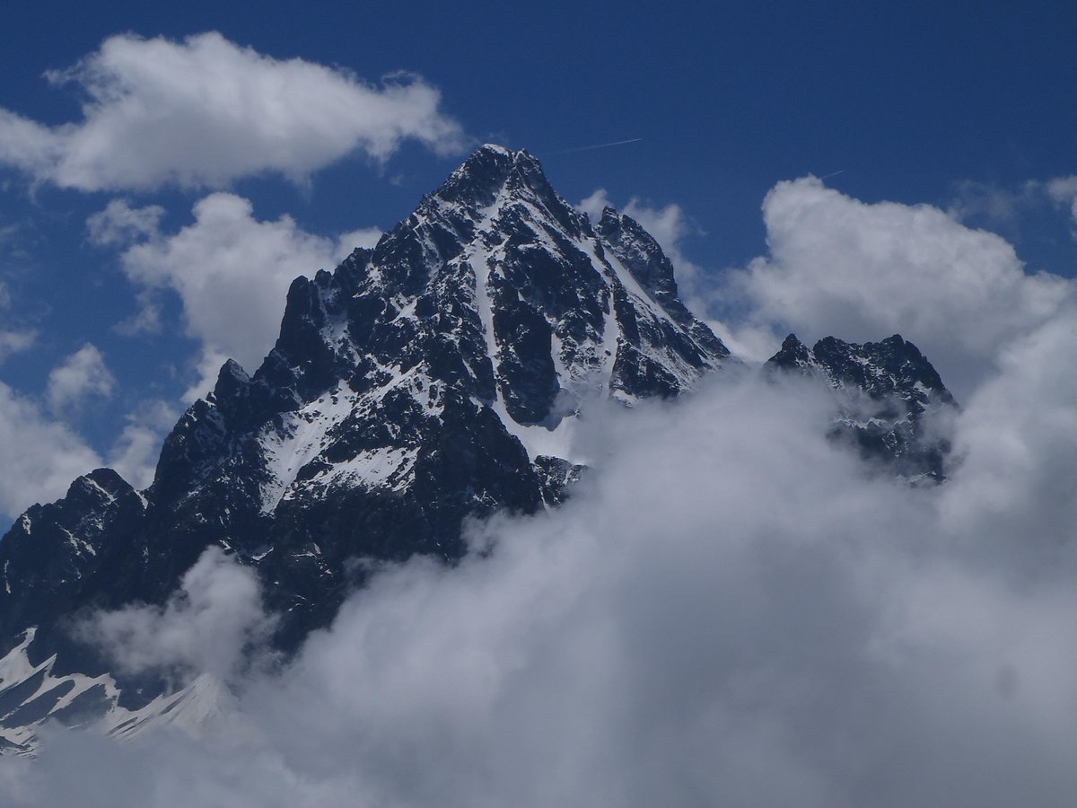 ¡Hooola!!!! ¿como vais aguantando la ola de calor?
 
Una receta fresquita.

tierradefuego.es/Italia-Alpes-d….…