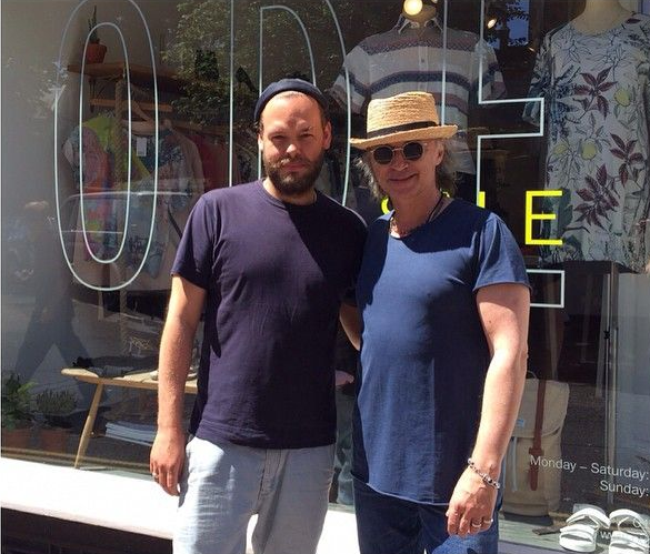 R_CarlyleFan's tweet photo. RT @ourdailyedit :In store earlier today with a true gent and legend, #RobertCarlyle #ourdailyedit #menswear http://t.co/JElbRzUWj0