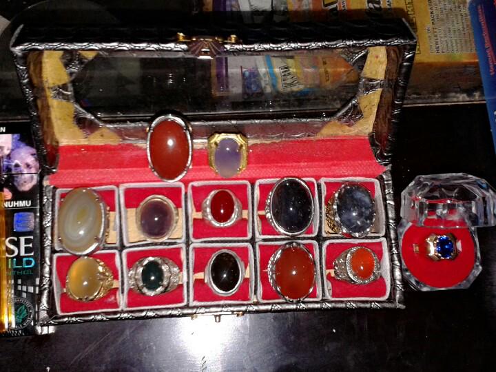 koleksi ku
Spritus serat kuro,lavender terong serat kuro,kecubung ulung,kecubung wulung,red rahflesia dan red fanta