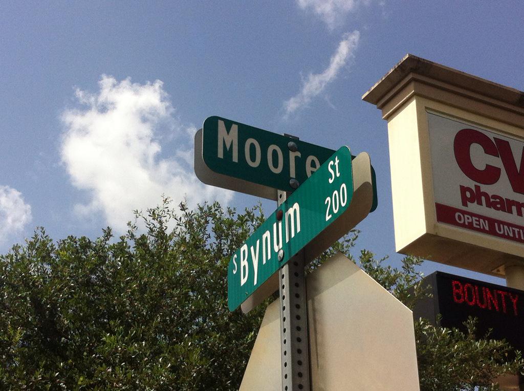 MichaelKTRE's tweet photo. Hey @cityoflufkin @LufkinCityHall there's a ruptured water line at Moore Ave &amp; Bynum St. http://t.co/Rf8wuOeBo9