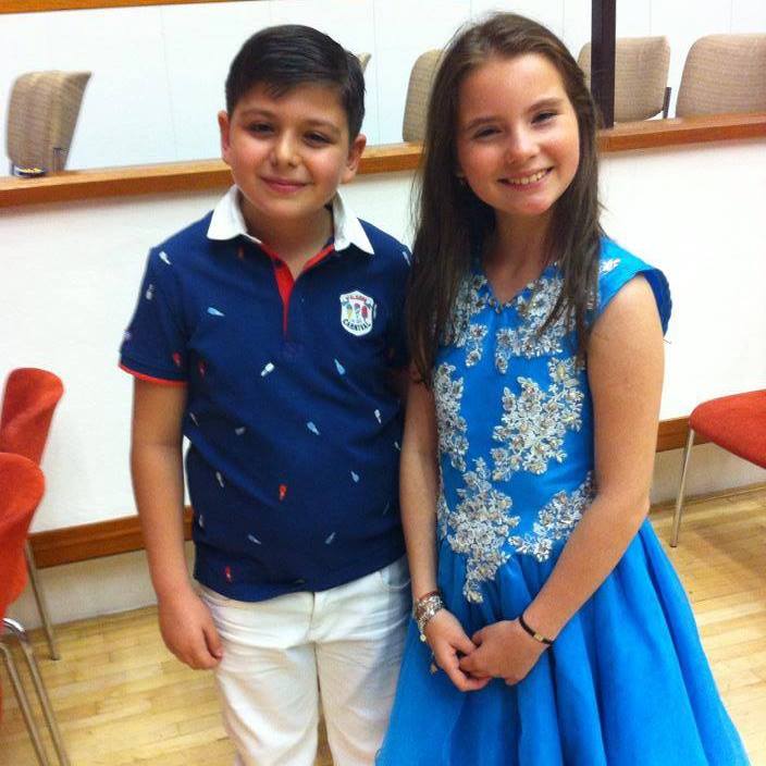 ArmanSimonian's tweet photo. #armansimonyan #LauraoanaLauraoanadaciana #praga #singer http://t.co/Ehh3yQFTRF