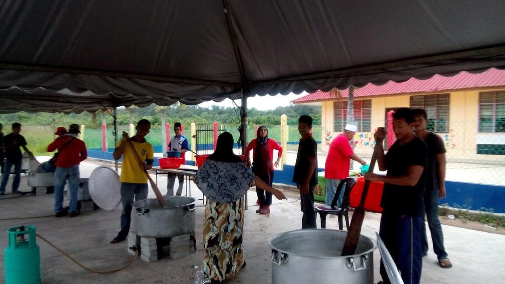 CCSCKuantan's tweet photo. PROG SEMARAK RAMADHAN KRT TANAH PUTIH KUANTAN @AADK_Kuantan @AADK_Pahang @AADKMalaysia @AbdGhani_57 http://t.co/mRadMyv4nk