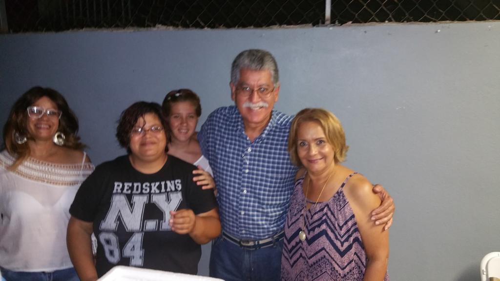 PICKIEDIAZ's tweet photo. #Pickie Diaz en la reunion electoral en Yabucoa
#HACIENDOLOQUE_HAYQUEHACER http://t.co/OC57UeMN7h