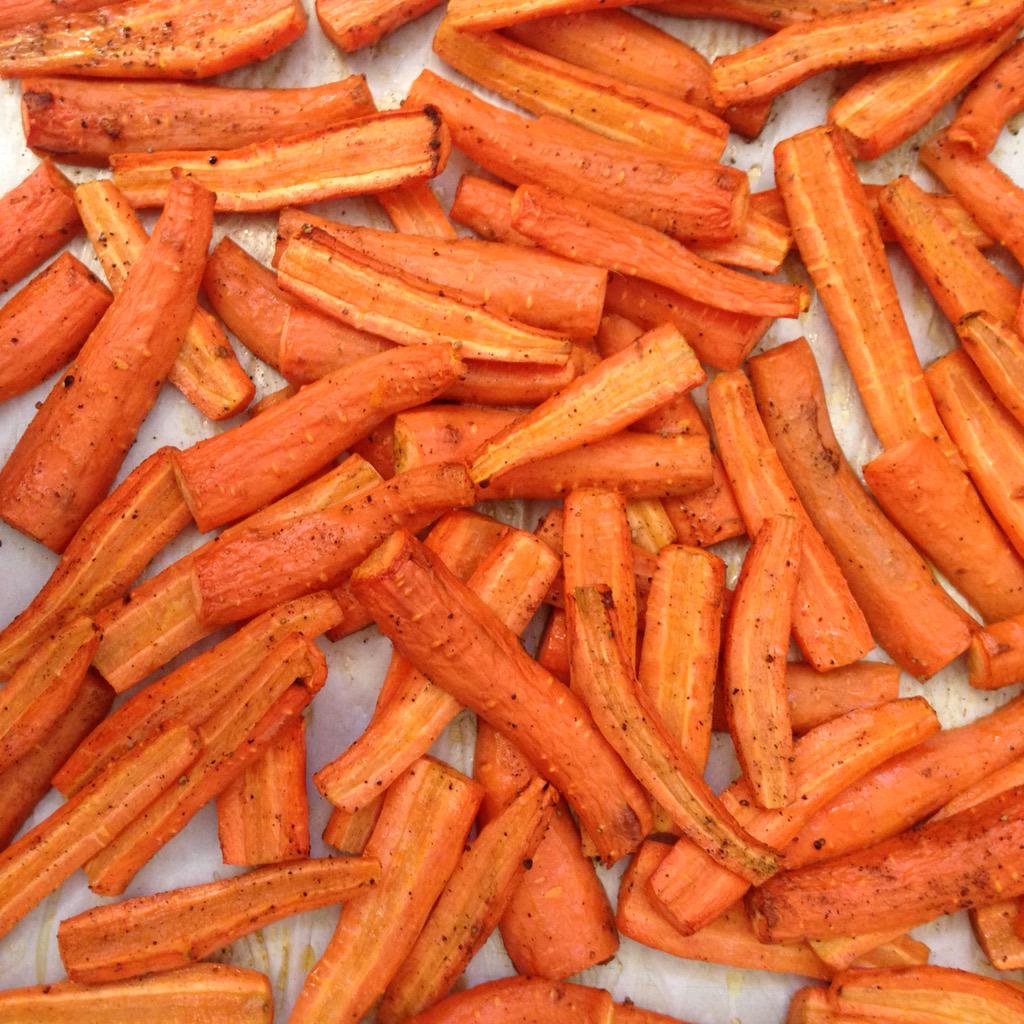 A dash of colourful roasted veg to accompany tonight's <a href="/LionandBright/">Lion & Bright</a> and @Maillard_Cottage pop-up pork dinner