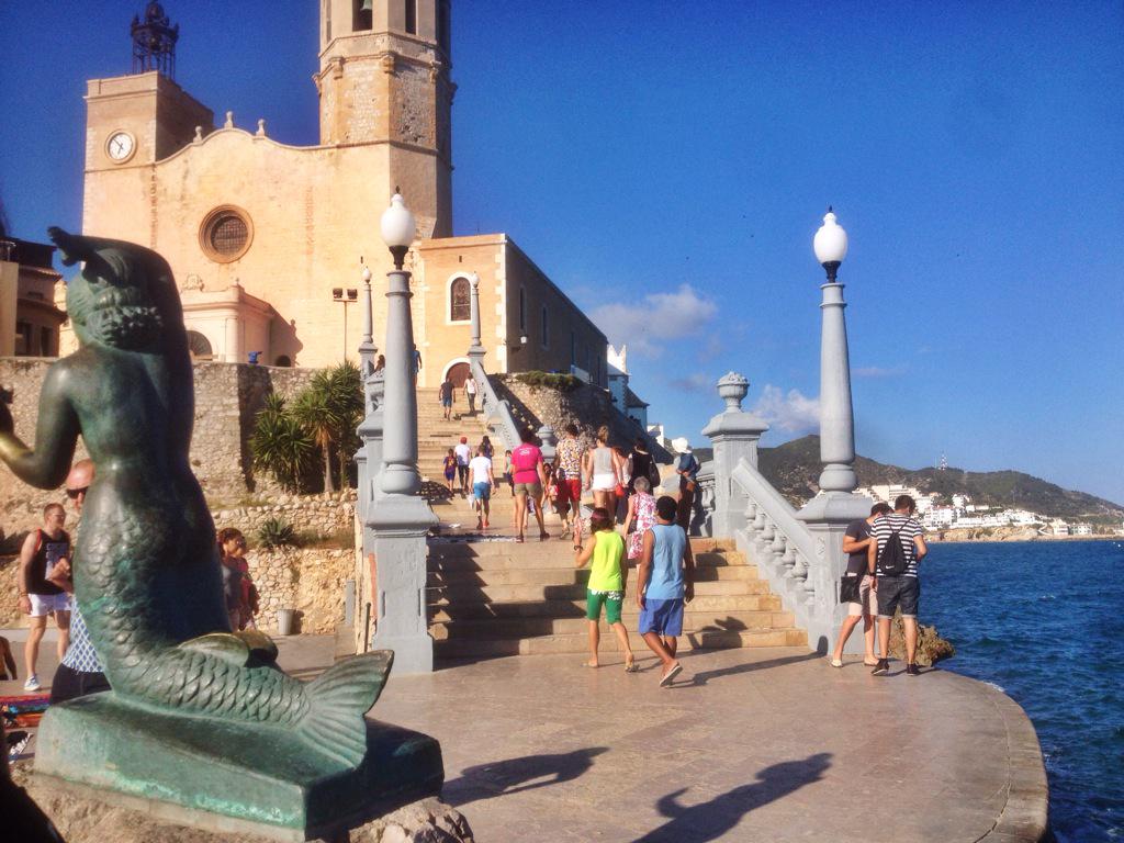 clauprettywild's tweet photo. Just in case you missed it: Sitges gay pride 🌈💛💙💜💚❤️💖🌈👬👭 #LoveWins #oneofmyfavparties #respect http://t.co/wUExunohZm