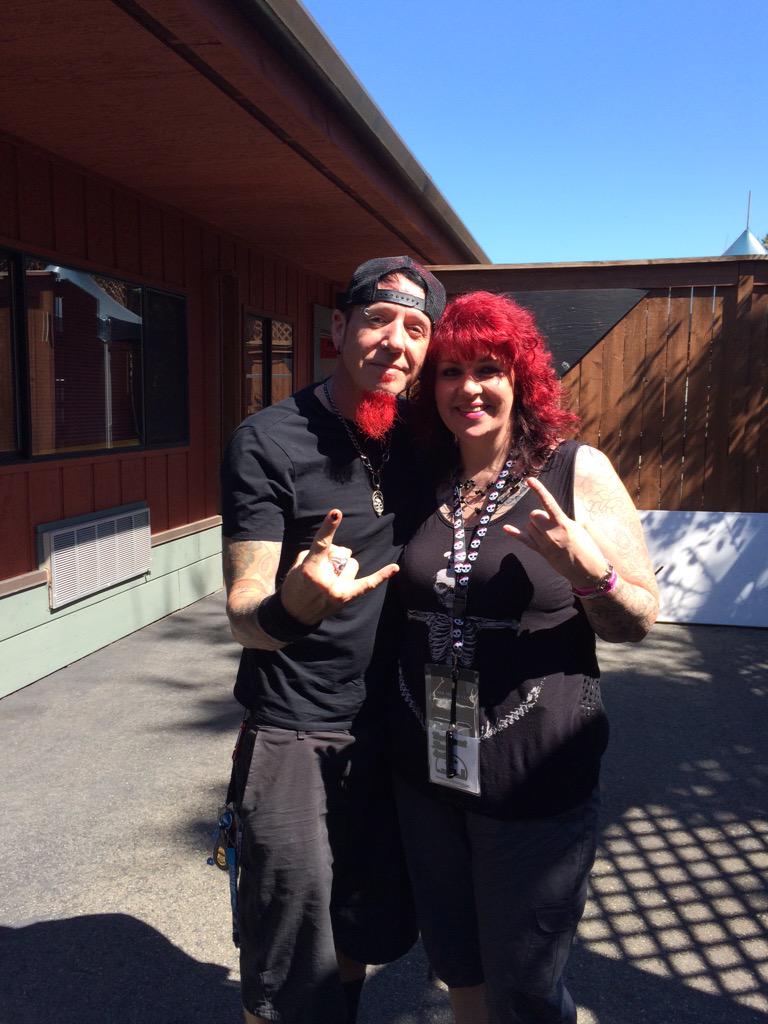 NationalRockRev's tweet photo. Just had the most amazing interview with Chad Gray From @hellyeahband #hushnomore #nomoreorg #NRRMayhem #mayhemfest http://t.co/h8yGAqrJAD