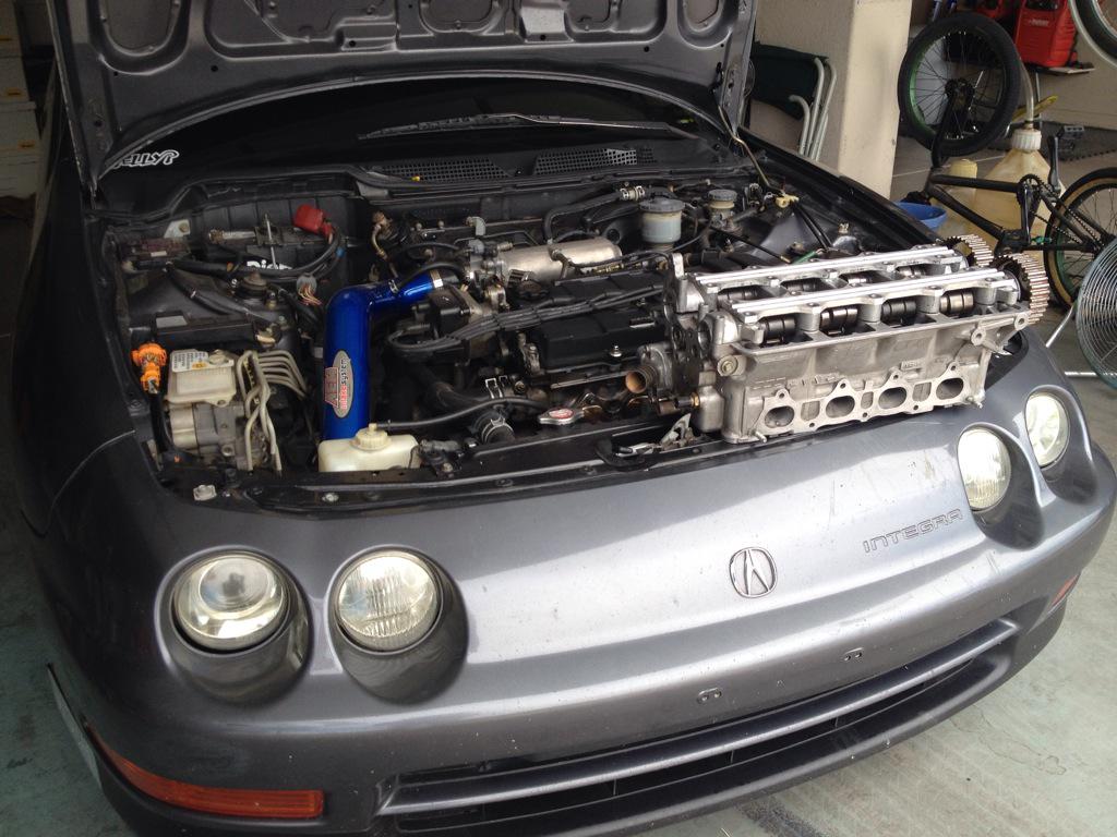 vinn196's tweet photo. Boys will be boys some just like building motors let it begin 🙌 #lsvtec http://t.co/OTe6Hb6u38