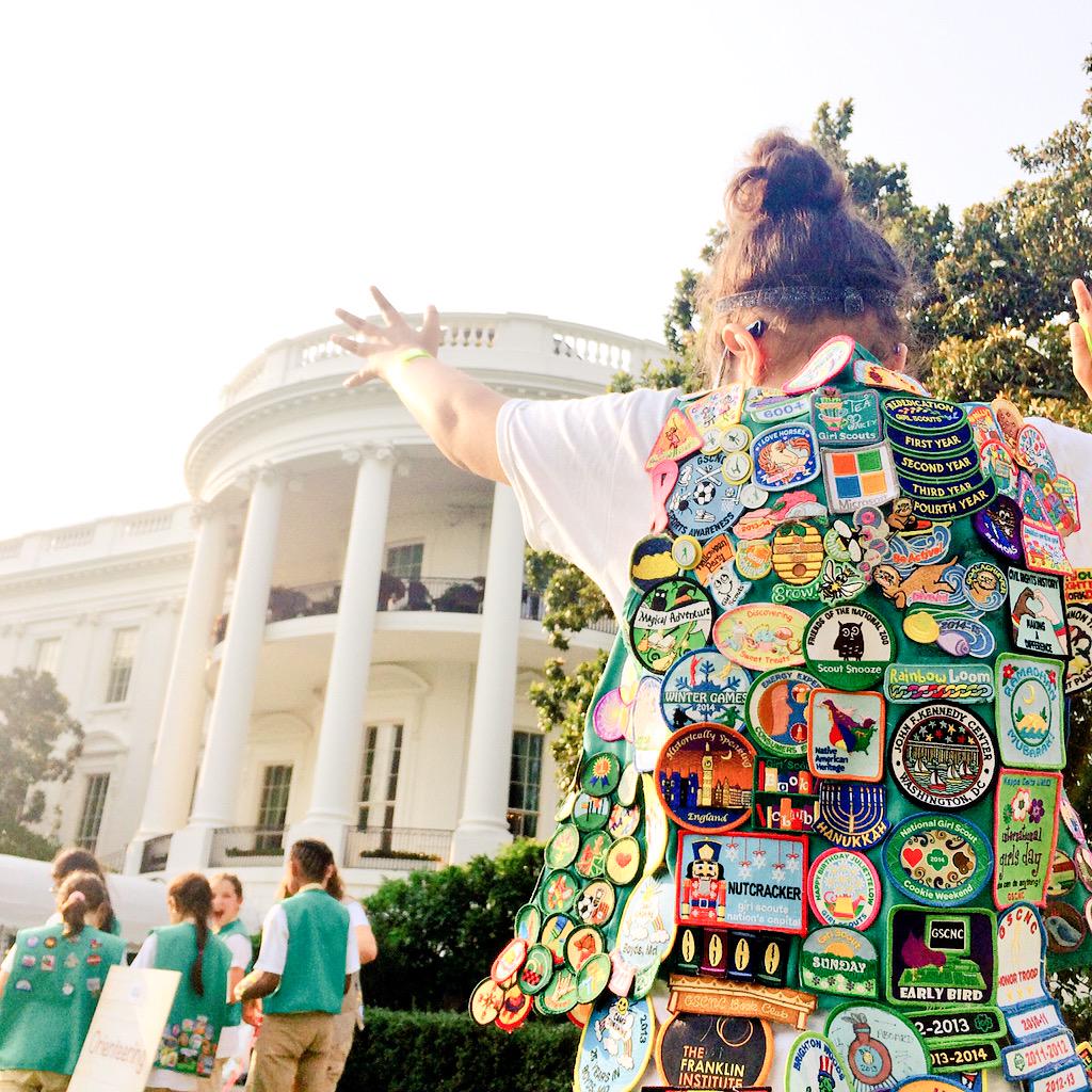 FLOTUS44's tweet photo. Sleeping bag ✓
Lantern ✓
Four new @GirlScouts badges ✓ http://t.co/XwDceFfsCC