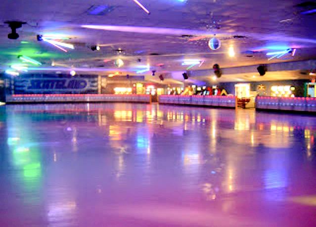 TrackKillersApp's tweet image. #ComeHangout @Sk8land #ThisFriday 8-11pm with @TrevorandAustin @JazmineJLucero @IamJaySangz @ScarletWar &amp;amp; more