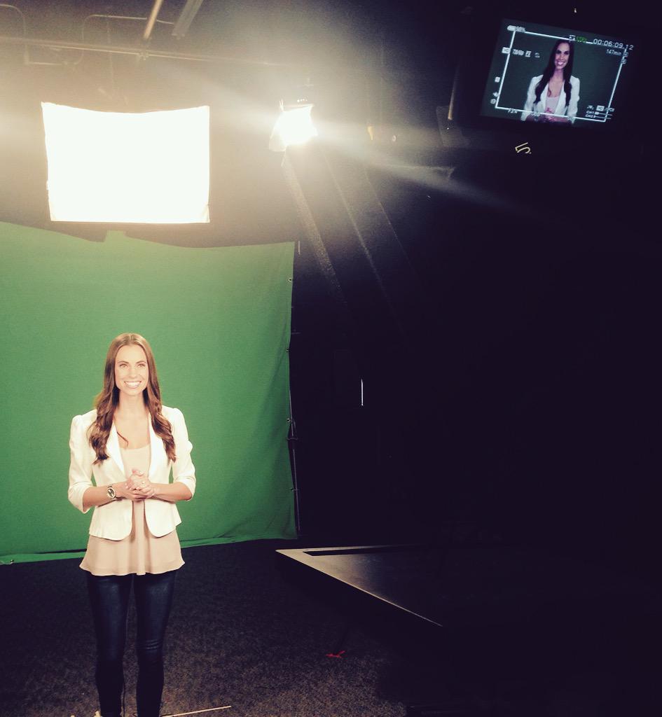 AmyFrena's tweet photo. So excited to be @ElSegundoTV 's newest host!! #LoveMyJob #TV #Host 😆 http://t.co/KMhGdWx6y1