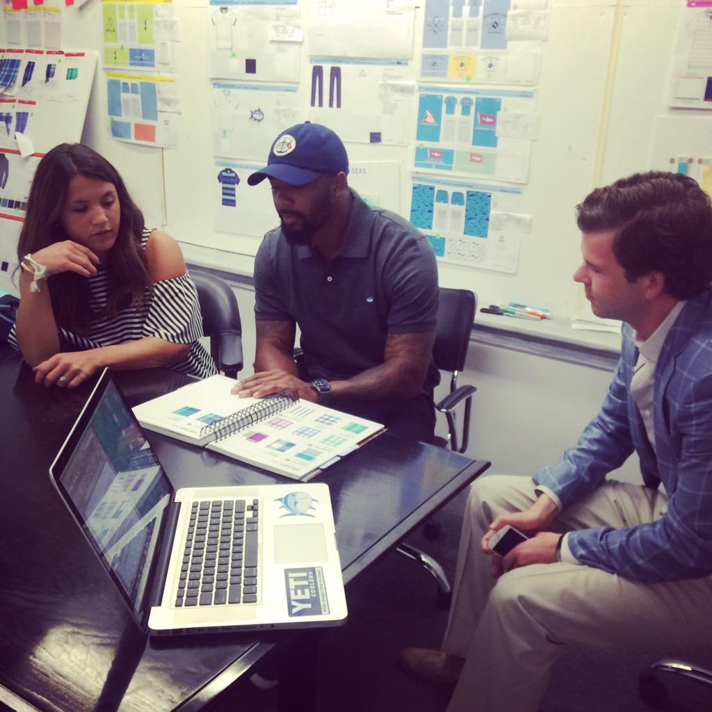 Southern Tide tweet media