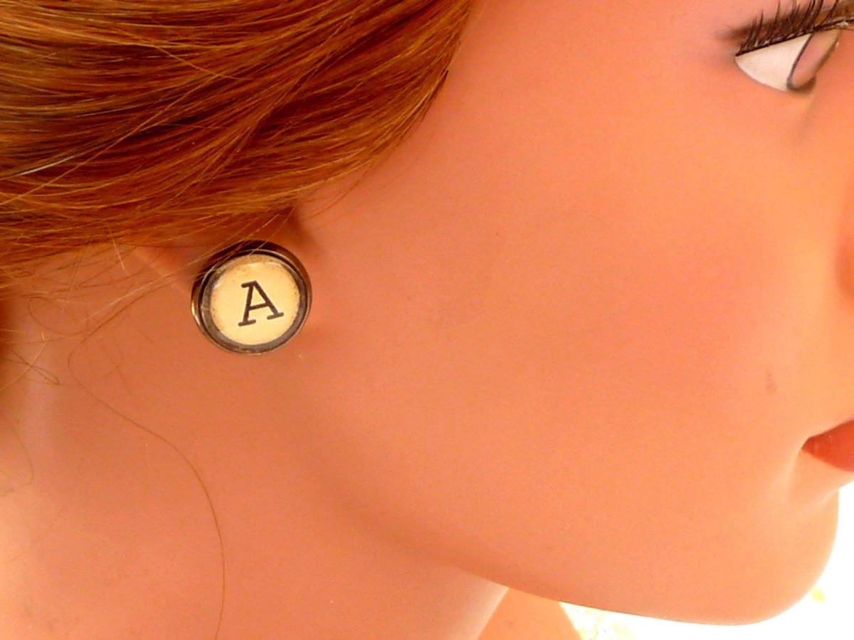 rosentraum's tweet image. Delicate earrings in anthracite with the letter "A", customizab… etsy.me/1hZ11hg #Etsy #RoundStuds