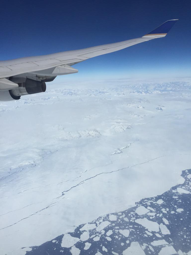Ua901 over Greenland #747 @united #avgeek #wingtip