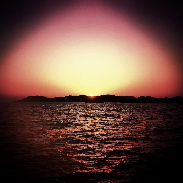 InstaIbiza's tweet photo. #water #travel #ibiza #instamoment #ibizasaturdays #ibiza #ojuvegnu #sea #sky #sun #sunset… http://t.co/3wFTfOK8PE http://t.co/gNGnpakuos