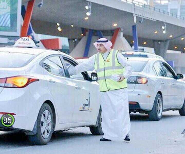 humaidsali's tweet photo. الرئيس التنفيذي ل #بنك_البلاد  الاستاذ/خالد الجاسر يشارك في توزيع #إفطار_صايم سلمت يمينك يابو سليمان #الهلال http://t.co/BQKrOFn0V5