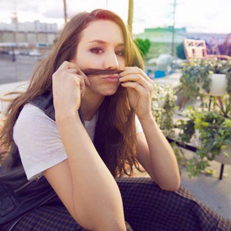 PLL_BrForever's tweet image. HAPPY PLL DAY !!! ❤️❤️🅰🅰 - pena que legenda só amanhã 👌 #PLLDay #PLLIsBack #PLLSeason6 #ABCFamily #asklittleliar