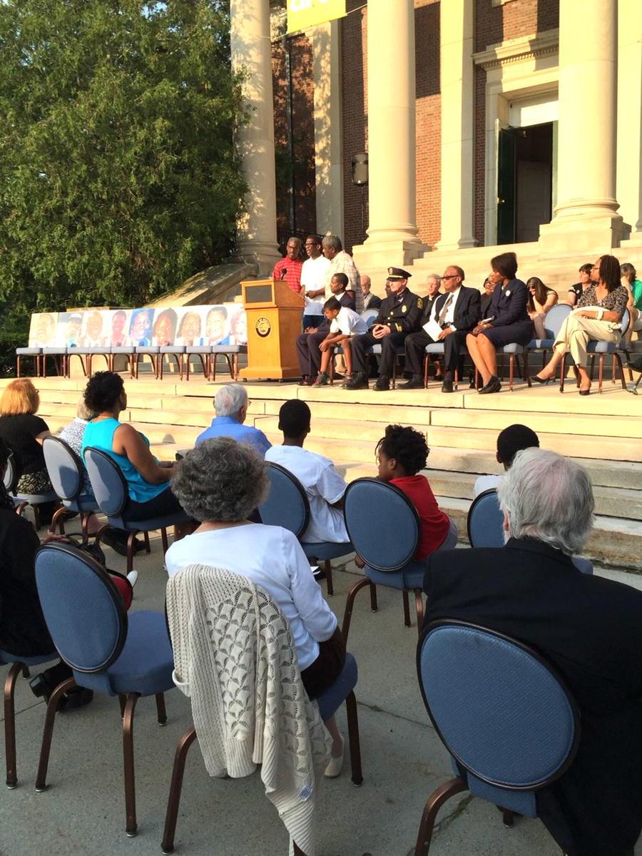 newtonpolice's tweet photo. Very moving community vigil for the 9 victims of Charleston, SC. #letsendthehate http://t.co/w5FGp4pF0y