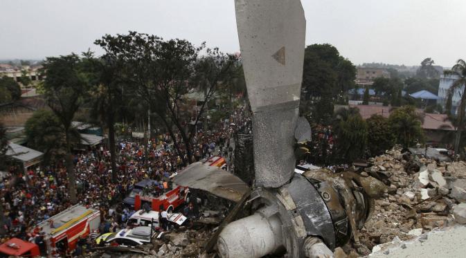 Firasat Tak Enak Mertua Letda Bayu Korban Hercules Jatuh  news.liputan6.com/read/2263118/f…