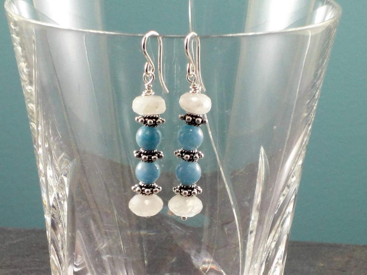 DesignedbyVal's tweet image. Blue and white gemstone earrings, Dangling Earrings etsy.com/listing/215661… #jewelryonetsy #GemstoneEarrings