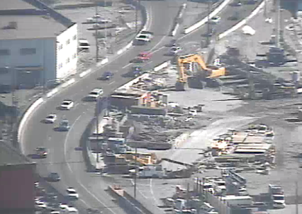 seattledot's tweet photo. UPDATE: Vehicle has been towed to STP yard. All lanes of mainline open. On-ramp from Royal Brougham still closed http://t.co/fgBBBh2DZJ