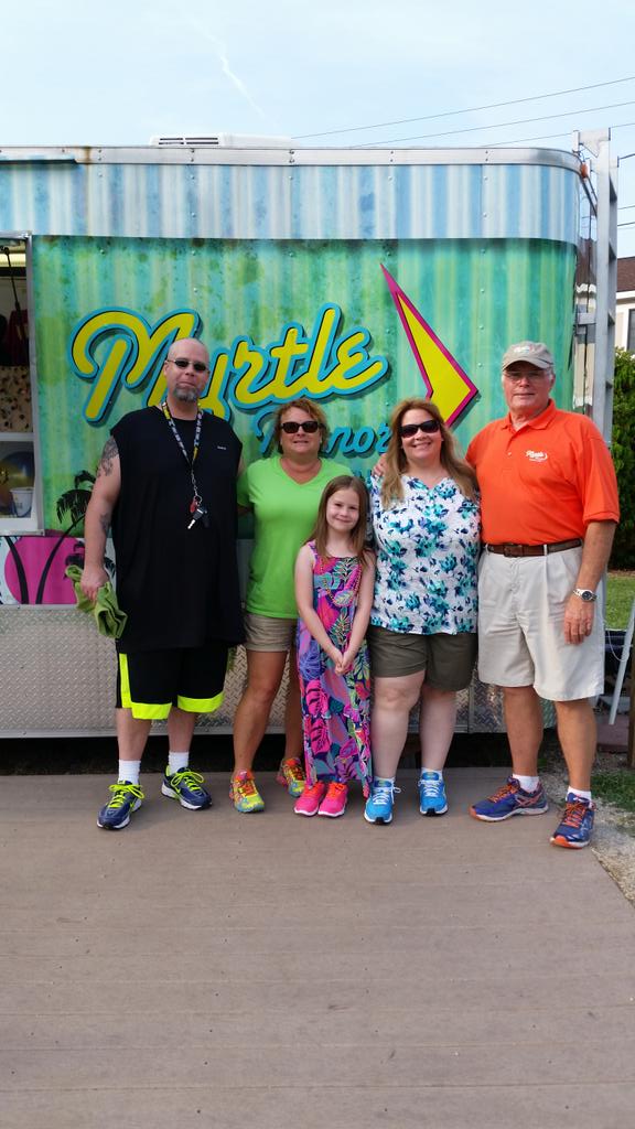 HollisCliff's tweet photo. Thank u @myrtlemanorbeck and @MyrtleManorCEC for taking a pic with my family. #1 show on tv http://t.co/T9uAkcygkB