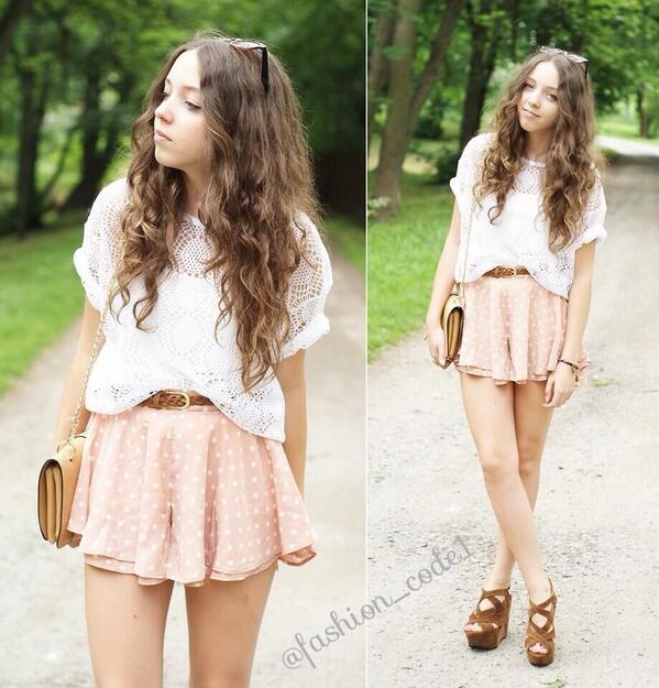 ホワイトレース×
パステルピンクドット⚪︎⚫︎