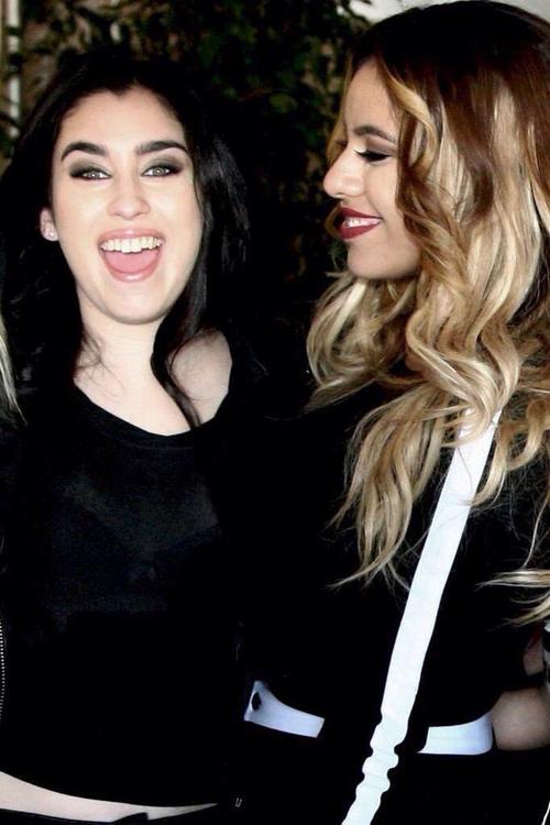 mxndita's tweet image. Dinah Jane é a melhor amiga que alguém pode ter
Eu queria que ela fosse minha amiga, mas ela nem me segue #LoopOff5H