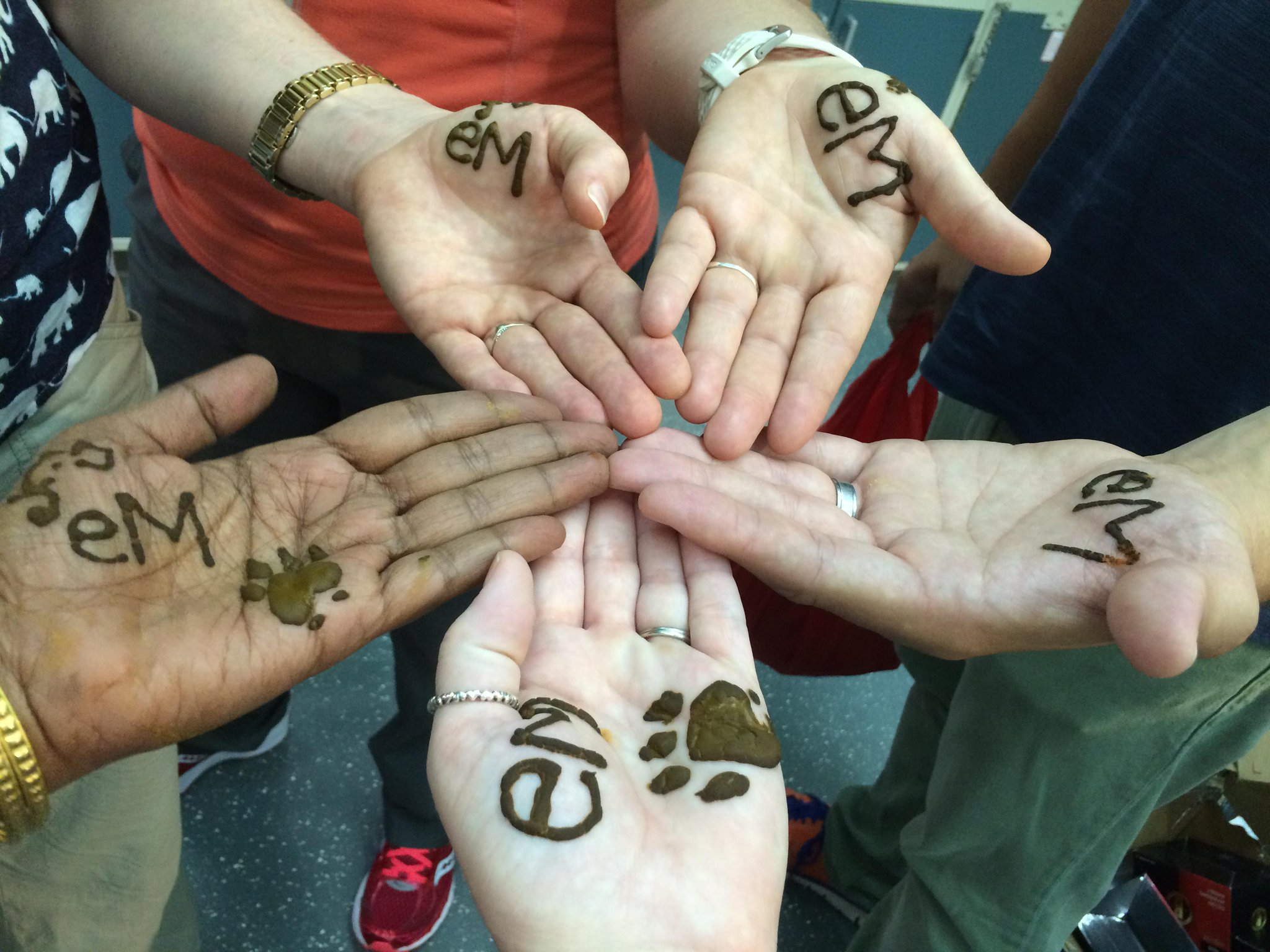 Dr Stephanie Schuttler On Twitter You May Have A Citizenscience Project But Does Yours Have Gang Signs Henna Tattoos Emammal Rolandkays Http T Co 4xjpcv4sfa