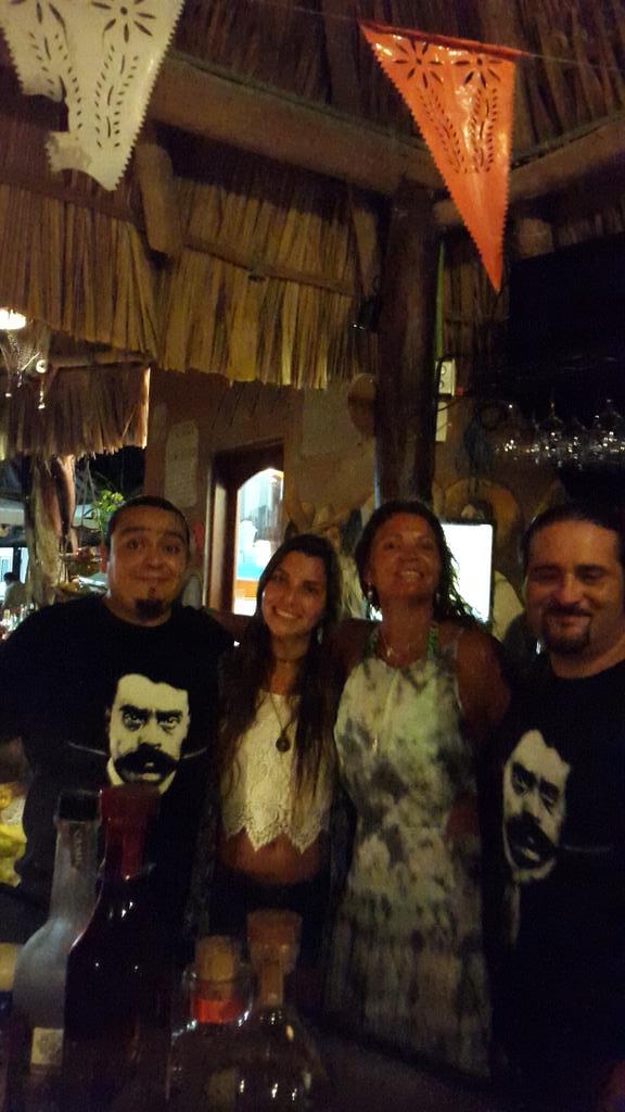 holbox's tweet photo. Adiós v.zapata desde chile!! http://t.co/jrrwOWPdLN