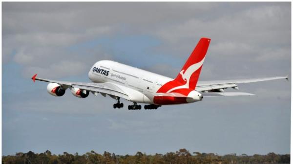 CNAviationDaily's tweet image. Qantas A380 Grounded in Los Angeles After Mystery Problem with Hydraulics bit.ly/1HtL7wv