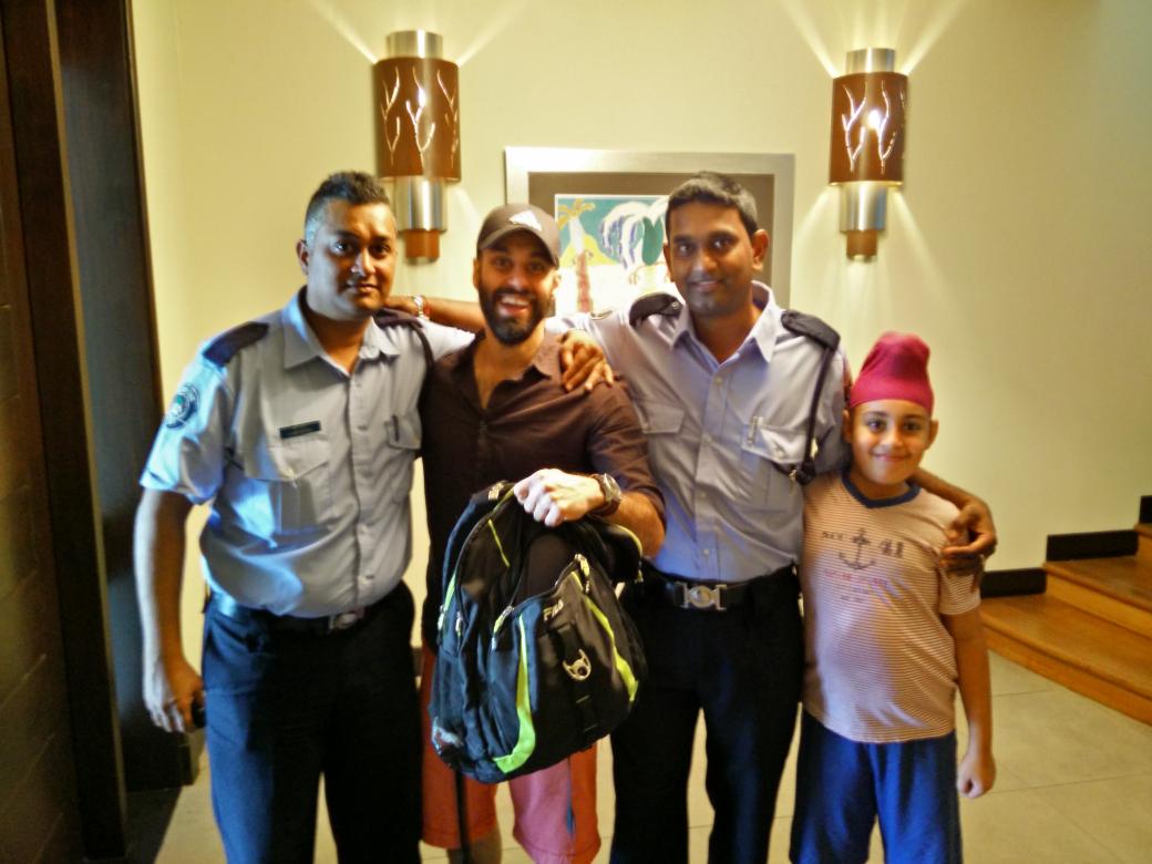 arvindergujral's tweet photo. The angel cab driver n #MauritiusPolice can't thank u enough 4 finding my lost bag. You restore my faith in humanity http://t.co/g3rds3f9Yp