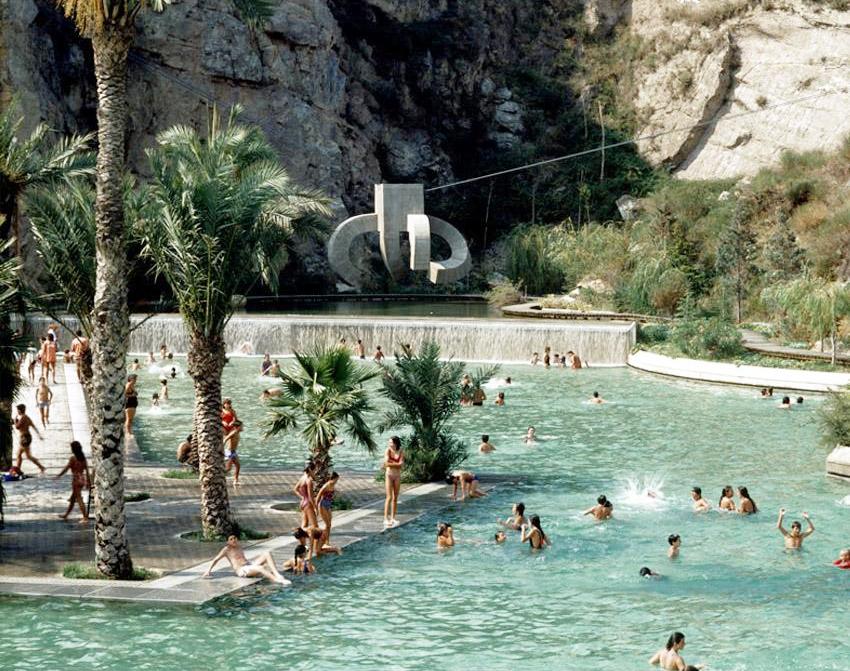 ¿Ganas de un chapuzón?💦Recomendamos el lago de la Creueta del Coll, ¡Un lago que se convierte en piscina en verano!
