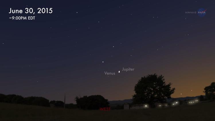 latimes's tweet photo. Tonight, Jupiter and Venus meet in a summer sky -- just look west http://t.co/wOA5vpuT89 http://t.co/80iaUkgHmn