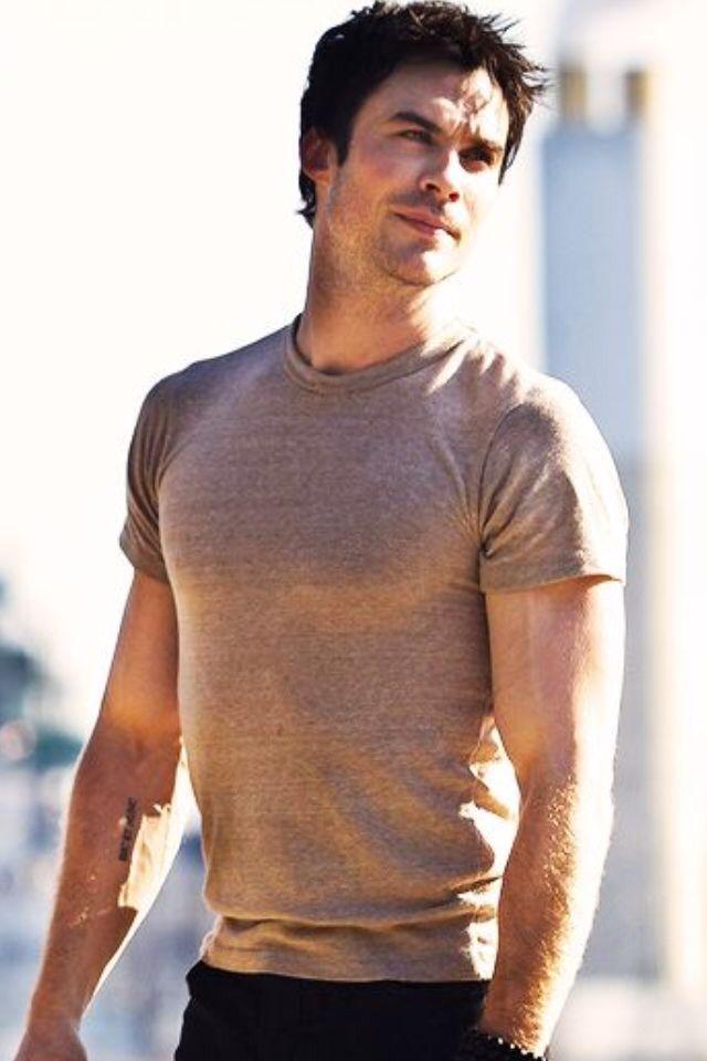 everythinIanS's tweet image. Bae looking too good. 😏😏😏 #iansomerhalder #TVD