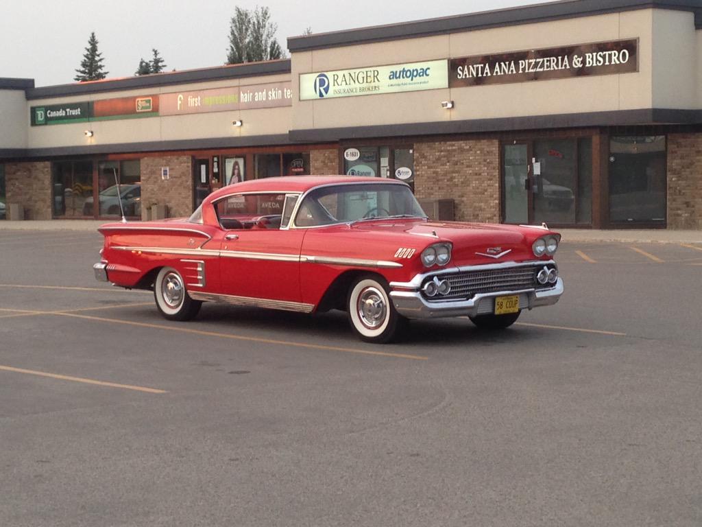 DanKeding's tweet image. Saw this beauty at work today 😯 kinda reminds me of all the old cars in #Cuba