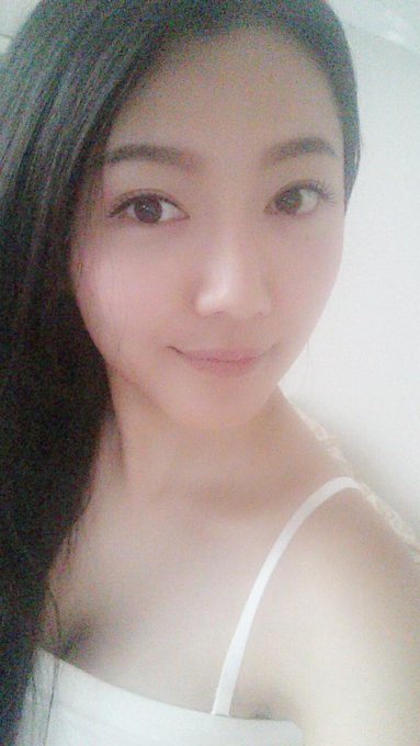 自分で初めてまつ毛つけられたヽ(・&forall;・)ノ⤴⤴ http://t.co/zFtvcLkCkW