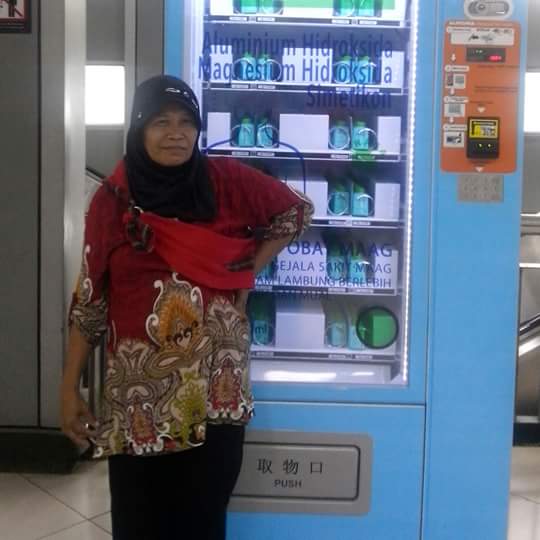 dickyRdicky's tweet photo. @UFM947 #MylantaCepatLengkap _hatijah_55 usia boleh tua, tapi kalo eksis boleh dong ya Kalo sakit maag, minum mylanta http://t.co/EE8oZhq5A4