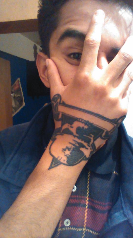 #SistemaRococo <a href="/RococoTweets/">Panteón Rococó</a>  #XXAñosPR No hay dolor que por amor no venga... maximo respeto compañeros musicales