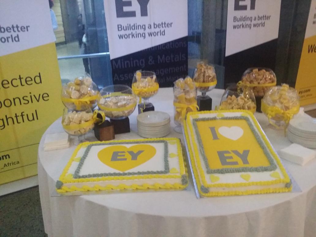 GT_LivesChanger's tweet photo. #EYDay #iLoveEY the day has started at 102 Rivonia road💛♡💛 @EY_Africa @ajensita @SuganPalanee  @RonaldAbvajee http://t.co/v0Bk5DAbSs