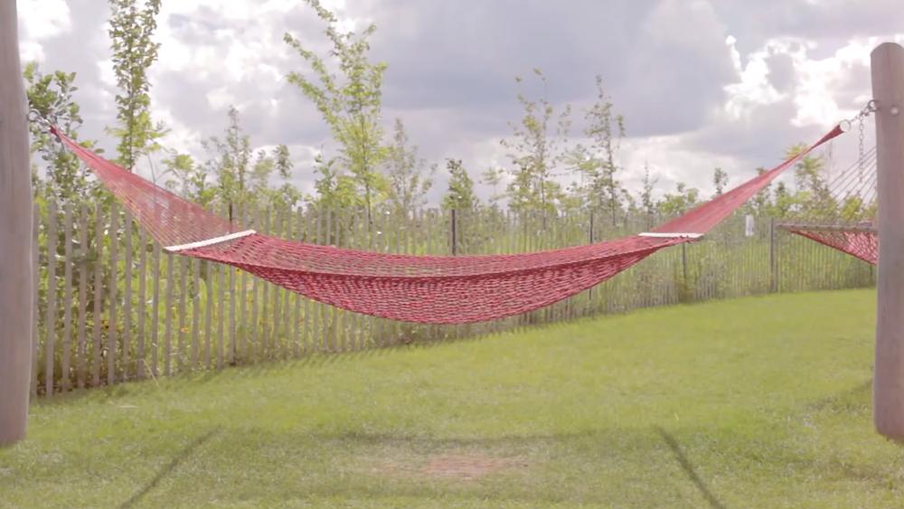 JMinnieR's tweet image. "@InStyle: How to get into a hammock gracefully: trib.al/vZFI9J2 http://t.co/UzwdyDoz4N" @_RD250 knowledge is power