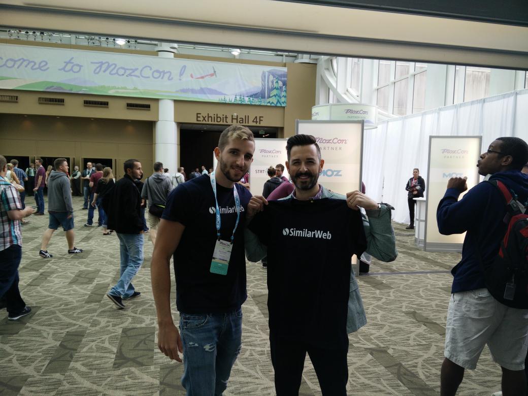 Similarweb's tweet image. RT @royhinkis: Looks like I got the size right @randfish  #mozcon @SimilarWeb  Represent SW! #DataisDope